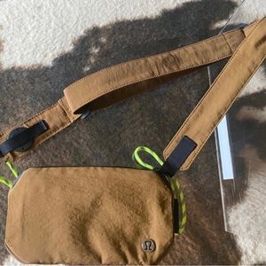 Lululemon pop it off crossbody/Fanny pack